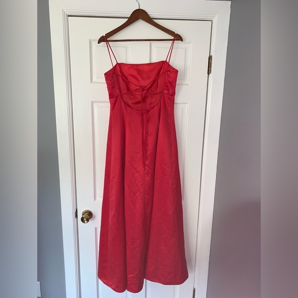 SIZE 14 PROM DRESS - Picture 3 of 5